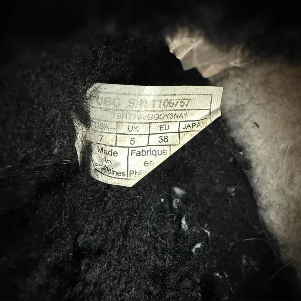 UGG Classic Mini Fluff Black Suede Ankle Boots Women’s Size 7 - Picture 9 of 9